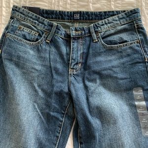 Brand new with tags. Never worn. Gap jeans
